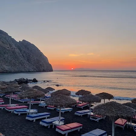 Pleasure Black Santorini 3*
