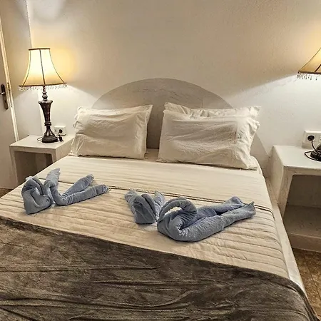 Pleasure Black Santorini