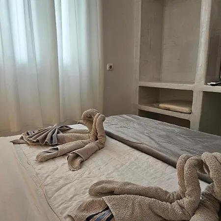 Pleasure Black Santorini Hotel 3*