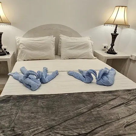 Hotel Pleasure Black Santorini