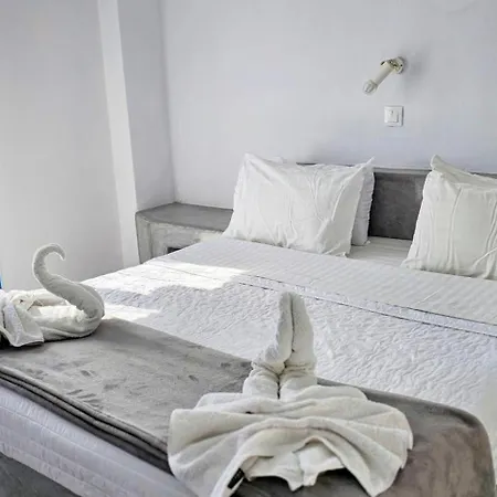 Pleasure Black Santorini 3*