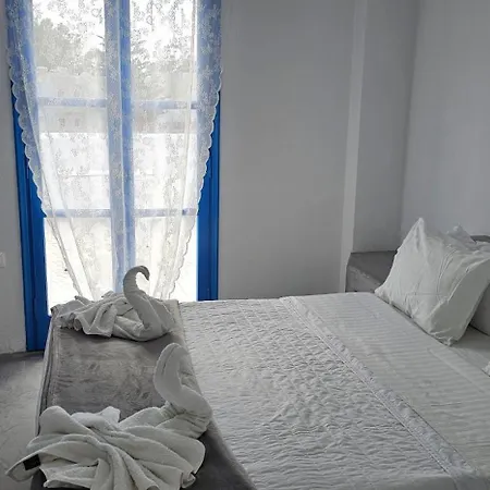 Hotel Pleasure Black Santorini 3*