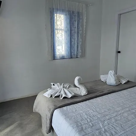 Pleasure Black Santorini 3*