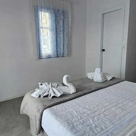 Pleasure Black Santorini Hotel 3*