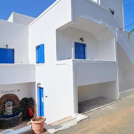 Pleasure Black Santorini Hotel 3*