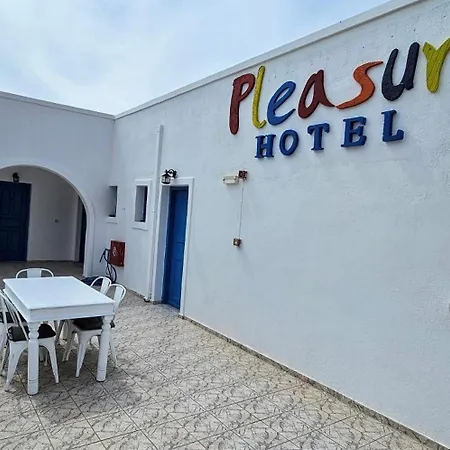 Pleasure Black Santorini Perissa (Santorini)
