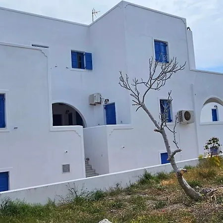 Pleasure Black Santorini Hotel