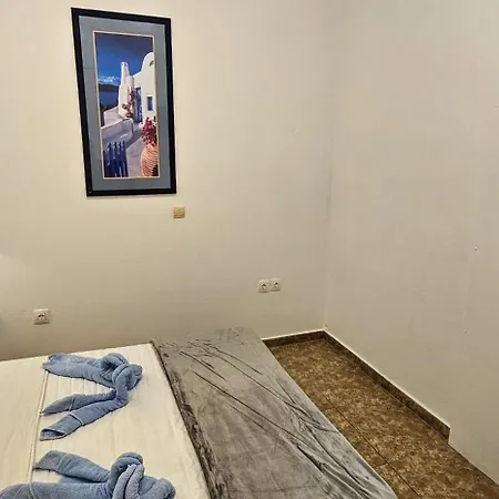 Hotel Pleasure Black Santorini 3*