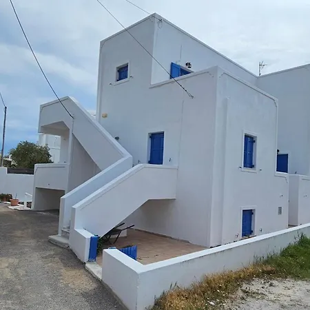 Pleasure Black Santorini 3*