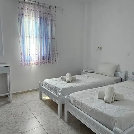 Hotel Pleasure Black Santorini 3*