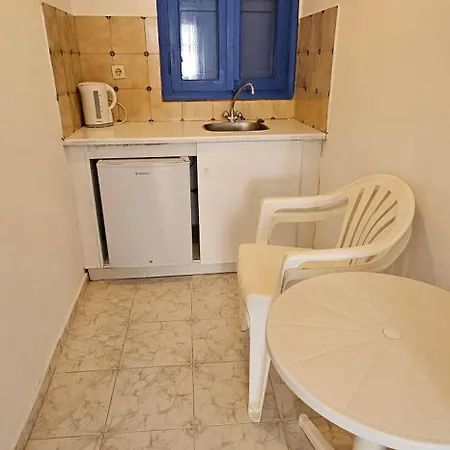Pleasure Black Santorini 3*